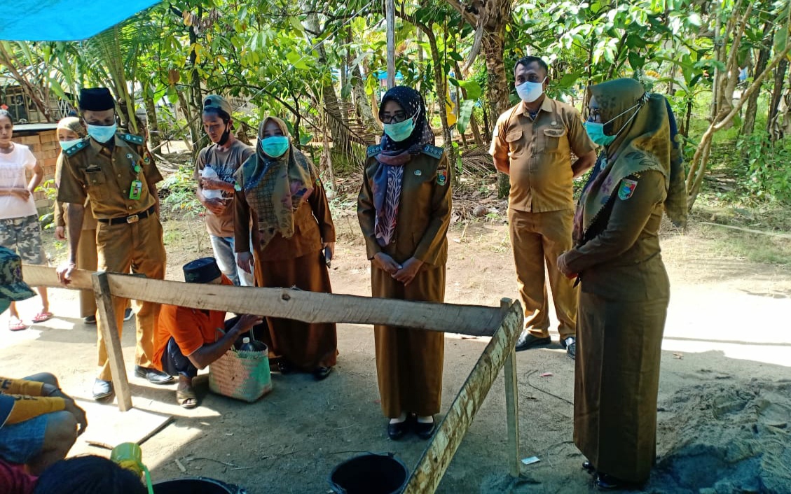 Warga Penasaran, Ramai-ramai Datangi Sumur Tiban di Semaka