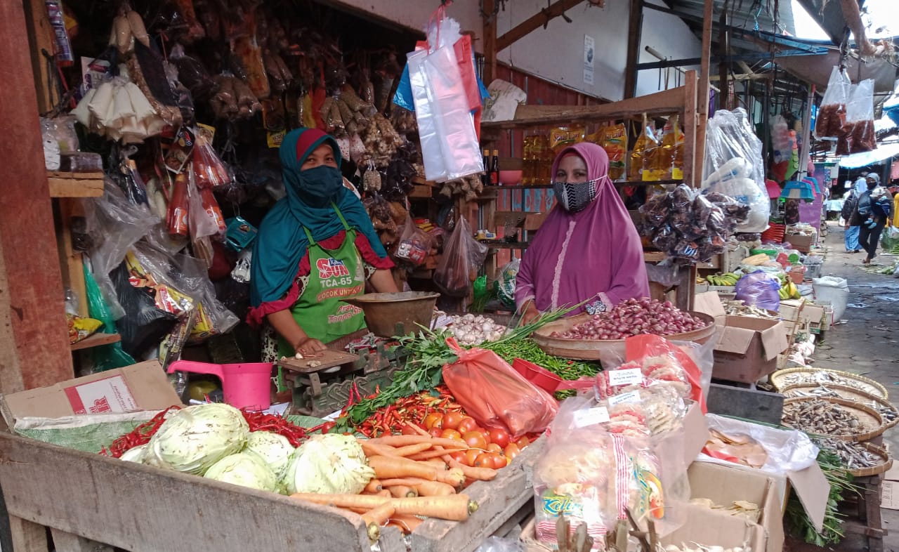 Pandemi, Omset Pedagang Pasar Pulung Kencana Terjun Bebas