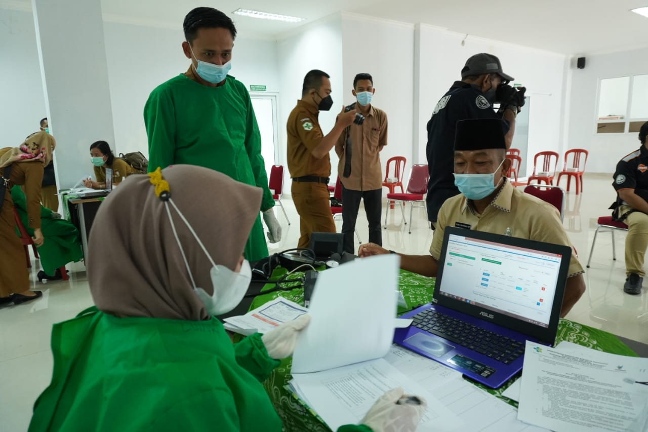 Diawali Jajaran Forkopimda, Vaksinasi Covid-19 Dosis Kedua di Tubaba Mulai Dilakukan