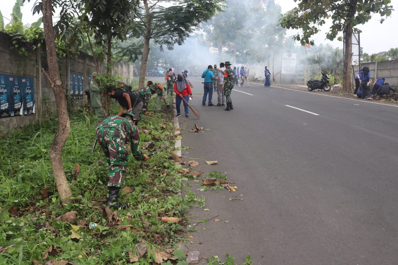 Personel Kodim 0410/KBL Melaksanakan Jumat Bersih