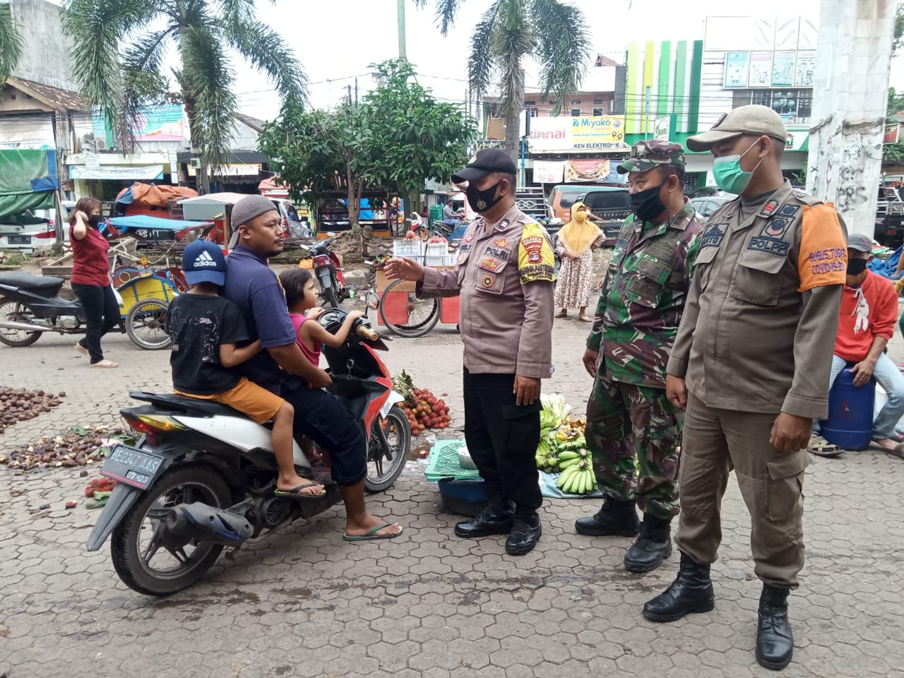 Personel Kodim 0410/KBL: Pakai Maskernya Dong!