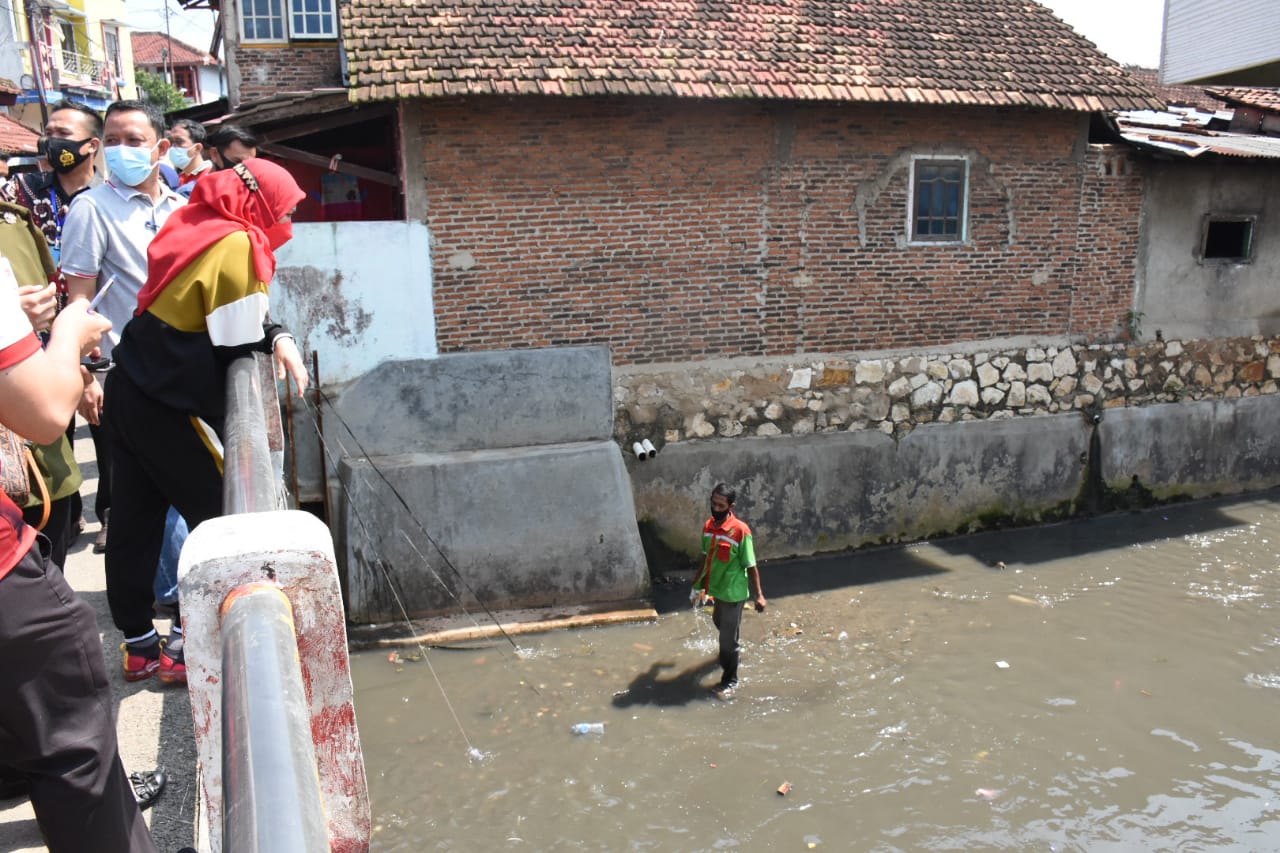 Antisipasi Banjir, Bunda Eva Tinjau Persiapan Normalisasi Sungai