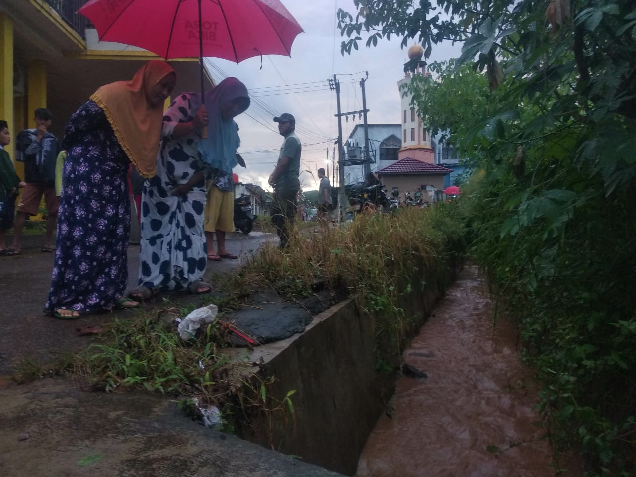 Hujan Deras, Bocah 5 Tahun Hanyut Terbawa Arus