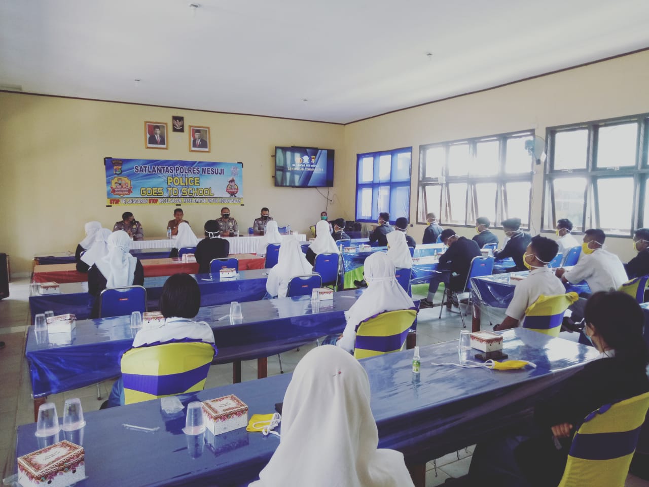 Polres Mesuji Beri Arahan Siswa SMA di Simpang Pematang