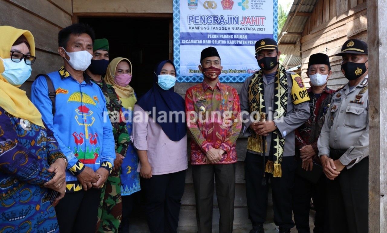 Resmikan Kampung Tangguh Nusantara di Krui Selatan