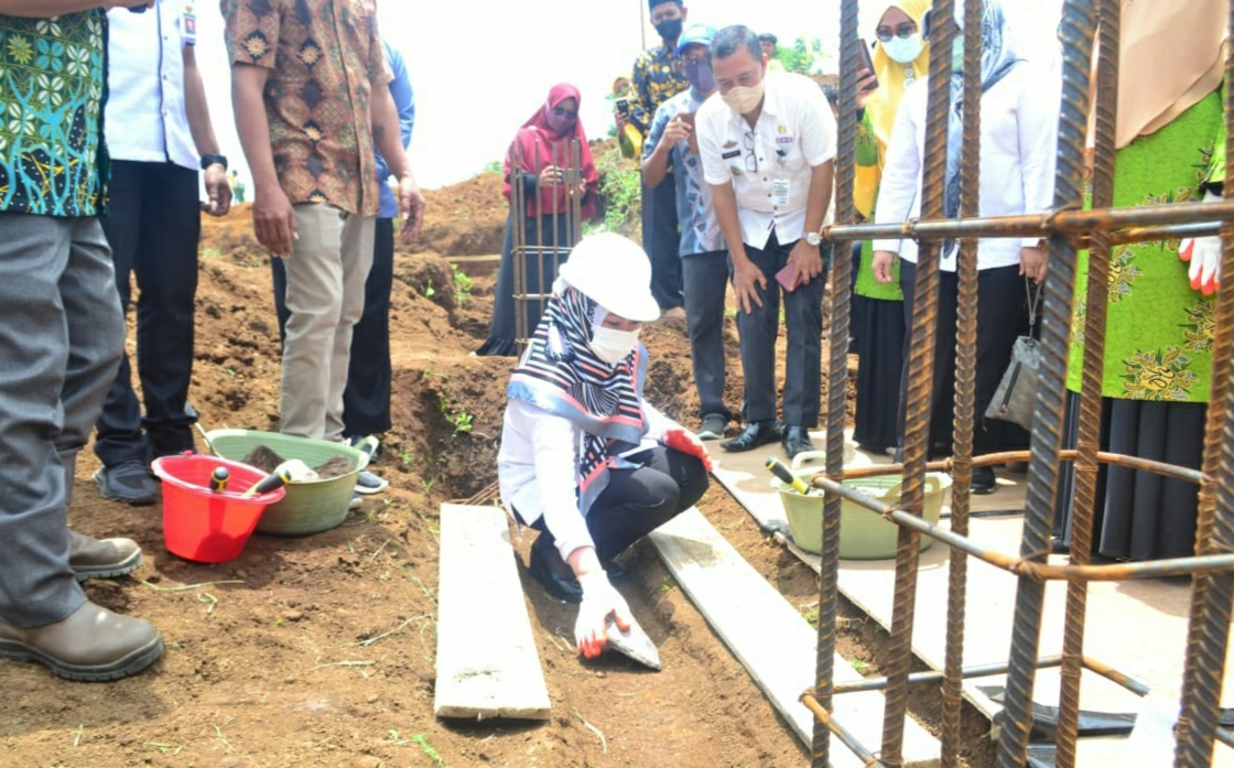 Bupati Tanggamus Lakukan Peletakan Batu Pertama Pembangunan Ponpes Sabilil Muttaqin Gisting