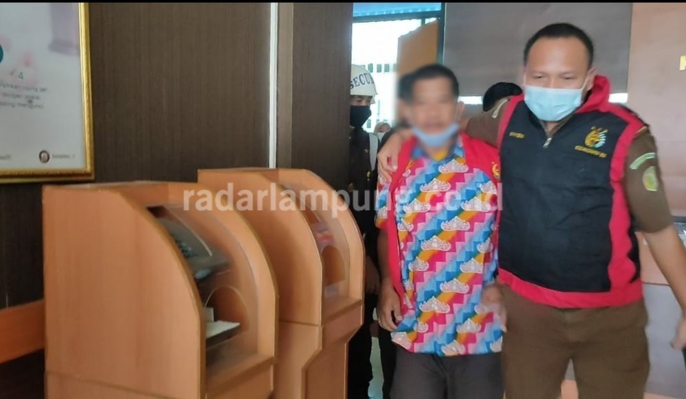 Kasus Dugaan Korupsi DD, Jaksa Tahan Oknum Kapekon Banjar Manis