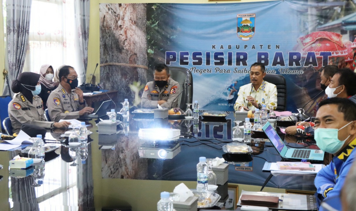 Bahas Pembentukan Polres Pesisir Barat