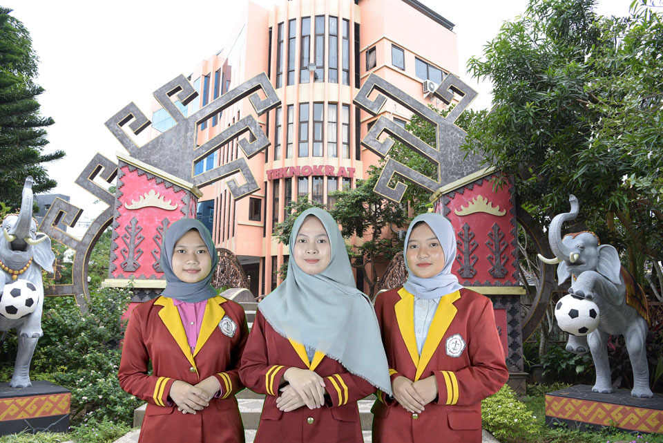 Tim Mahasiswa Universitas Teknokrat Indonesia Raih Juara II Lomba Karya Tulis Nasional