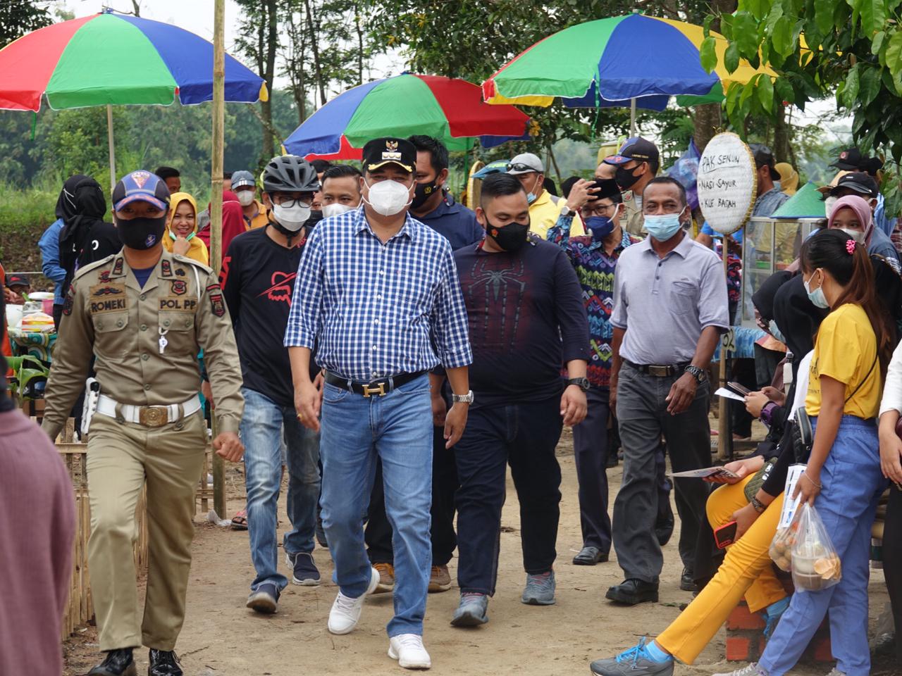 Resmikan Pakare, Lamteng Akan Bangun Pusat Pasar Tradisional