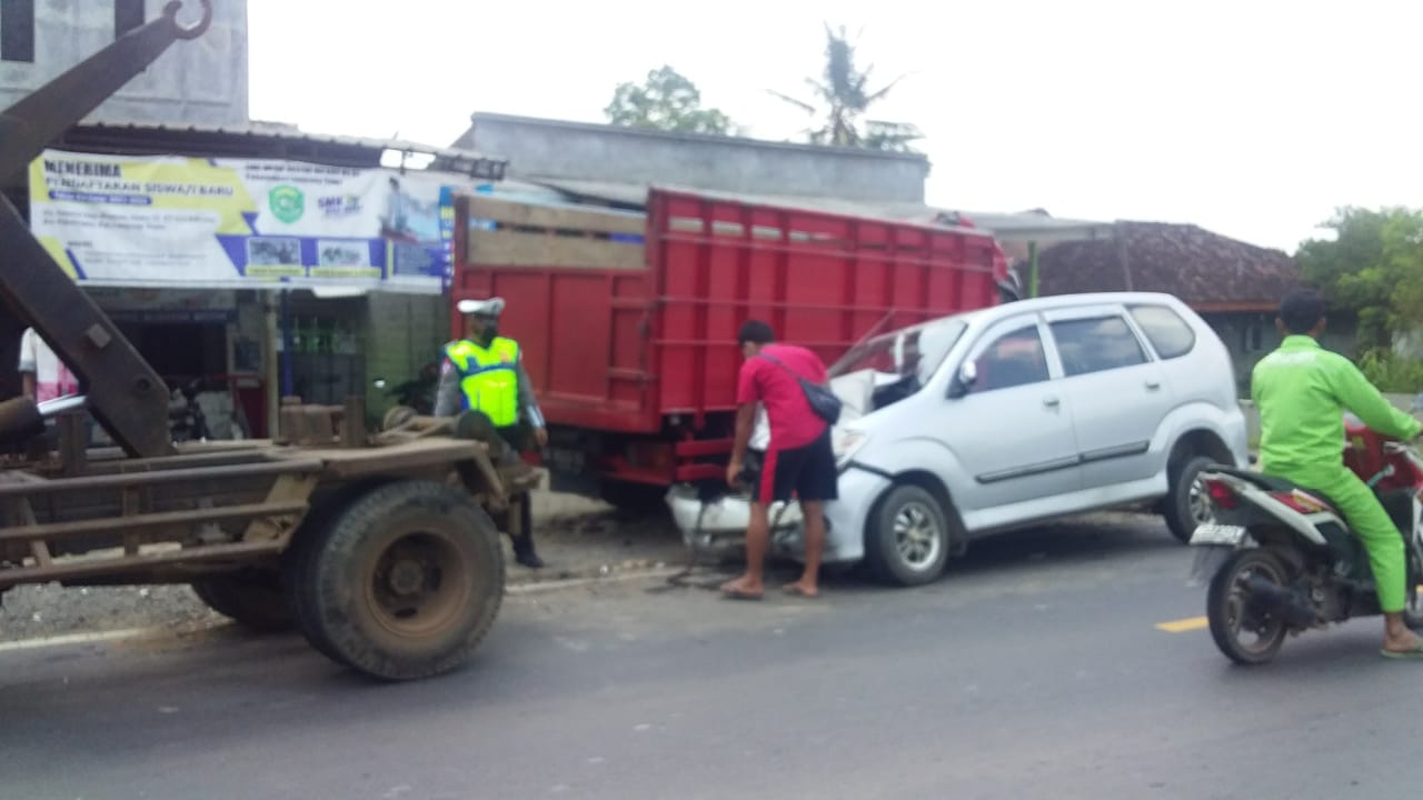 Laka Beruntun di Lamtim, 1 Tewas