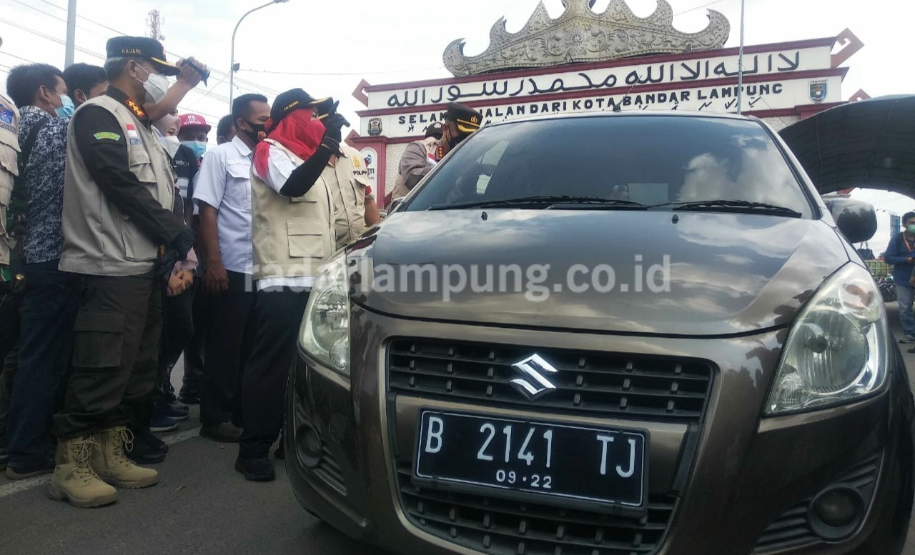 Tinjau Posko Penyekatan, Bunda Eva Tegaskan Tindak Para Pelanggar