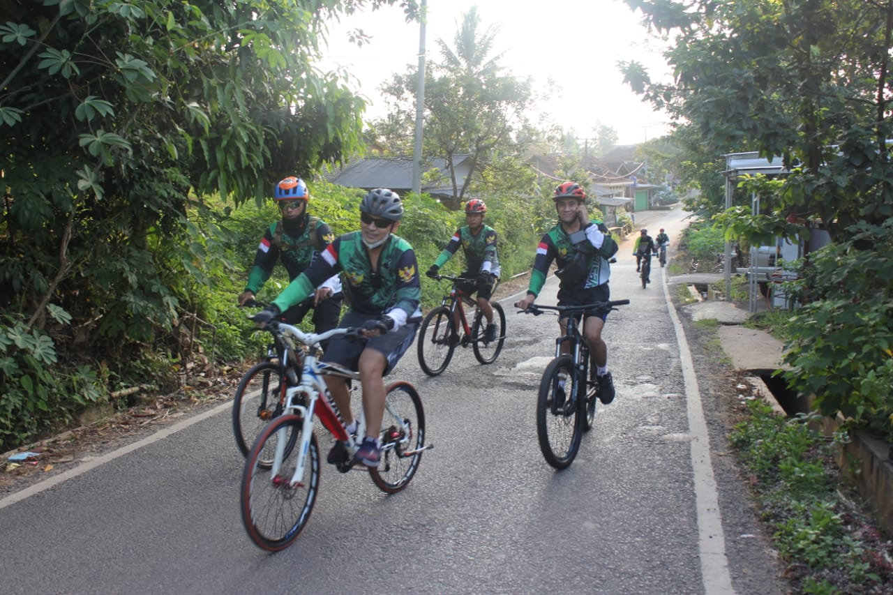 Kegiatan Bersepeda bersama dengan Dandim 0410/KBL