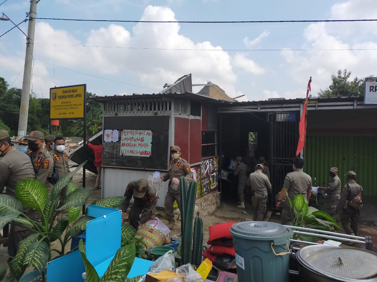 Tok ! Pemprov Lampung Gusur Bangunan Warga di Wayhui