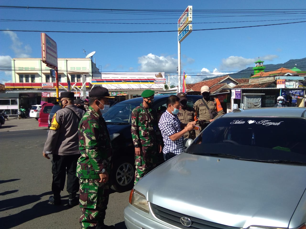 Personel Kodim 0410/KBL Ikut Melaksanakan Penyekatan