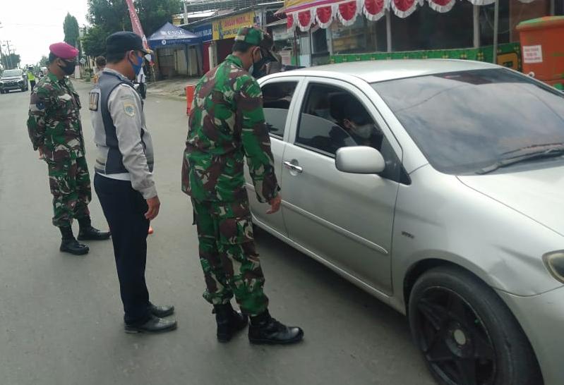 Babinsa Kodim 0410/KBL Ikut Laksanakan Penyekatan dan Pengetatan