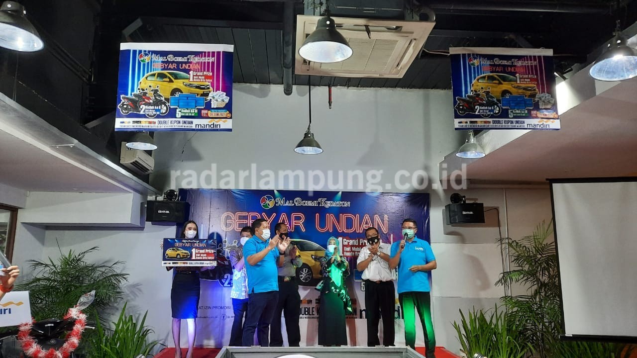 Super Hoki, Evita Tiga Kali Tersebut Dalam Undian MBK, Mobil pun Sukses Dibawa Pulang