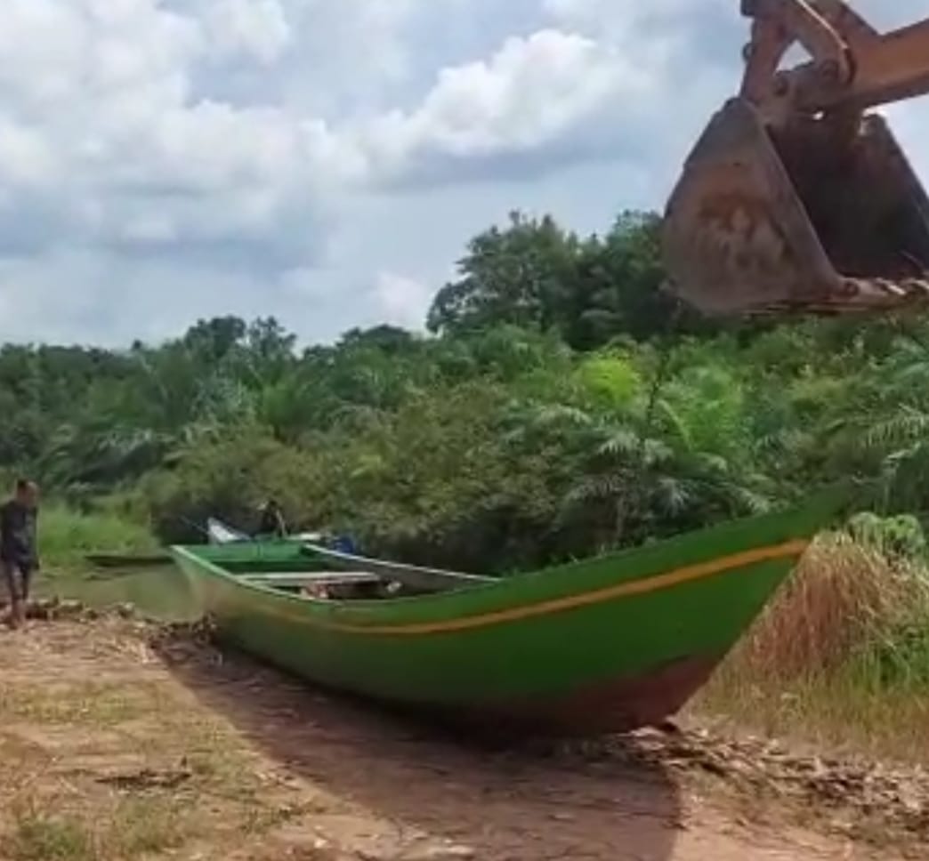Perahu Dicuri Saat Bersandar