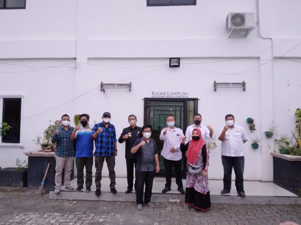 Pimpinan HK Cabang Bakter Kunjungi Radar Lampung