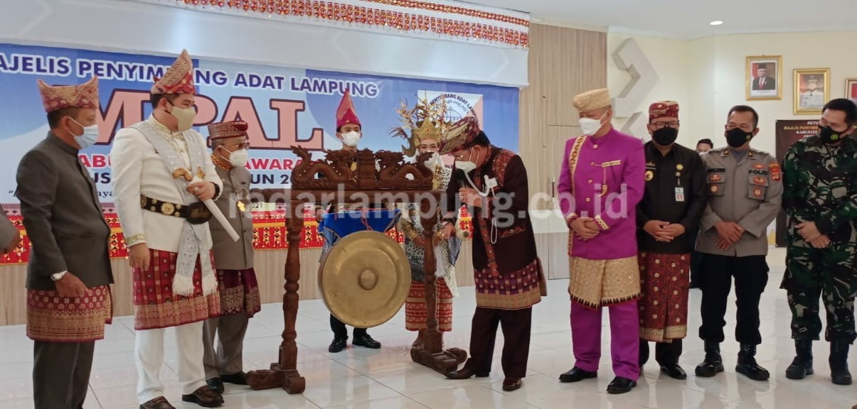 Dendi Minta MPAL Membuat Database Adat Lampung di Pesawaran