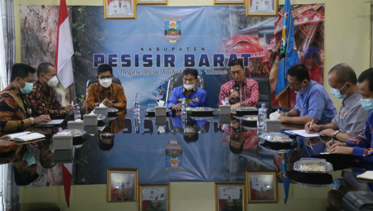 KPPU Bahas Perkembangan Persaingan Usaha Dengan Pemkab Pesbar