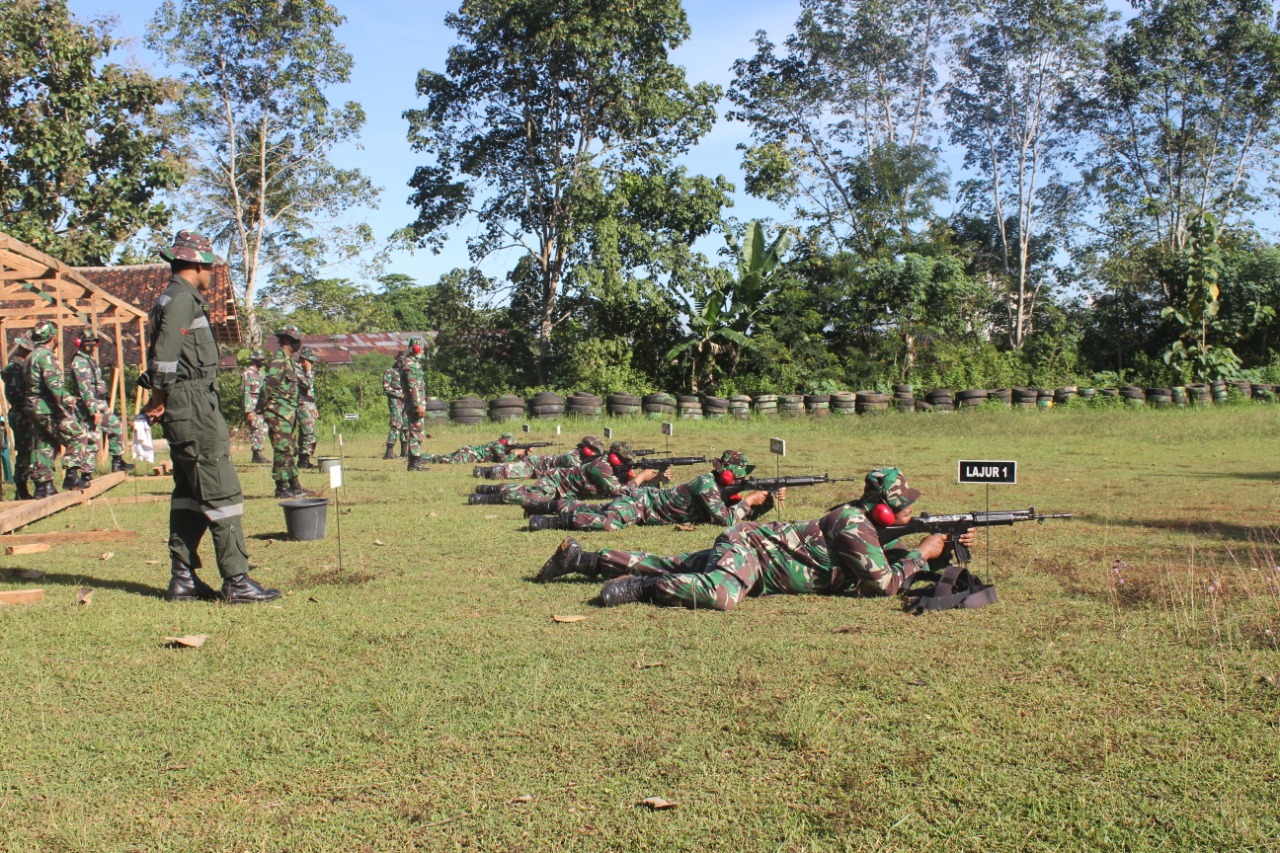 Personel Kodim 0410/KBL Laksanakan Latihan Tembak Senjata Ringan