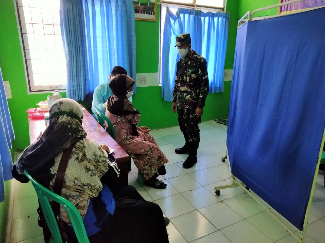 Pemkab Mesuji dan TNI Lakukan Vaksinasi Covid-19 Pada Lansia