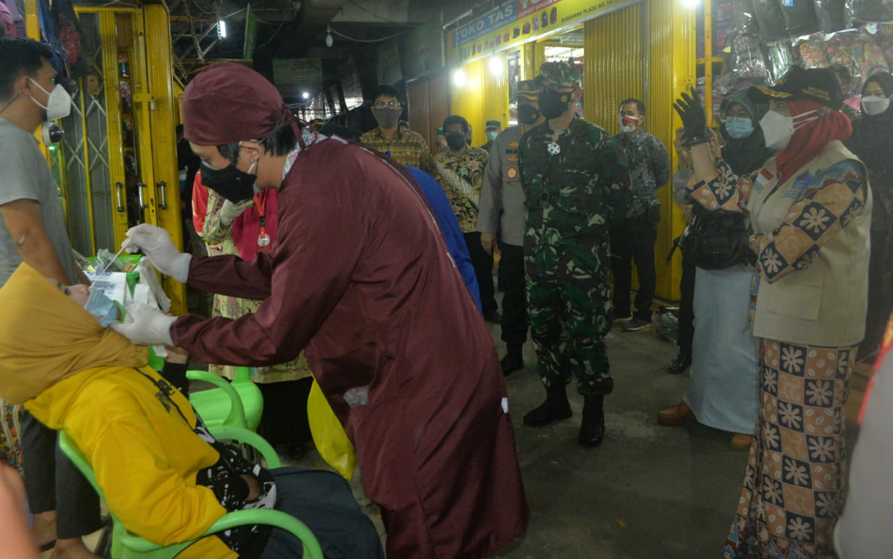 Walikota Sidak Pasar, Temukan 7 Pedagang Reaktif