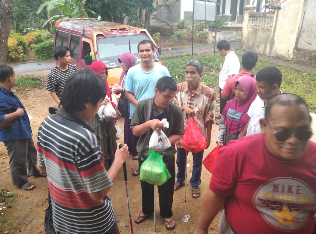 Ponpes dan Madrasah Terpadu Al Firdaus Potong Hewan Kurban 7 Ekor Sapi dan 17 Ekor Kambing