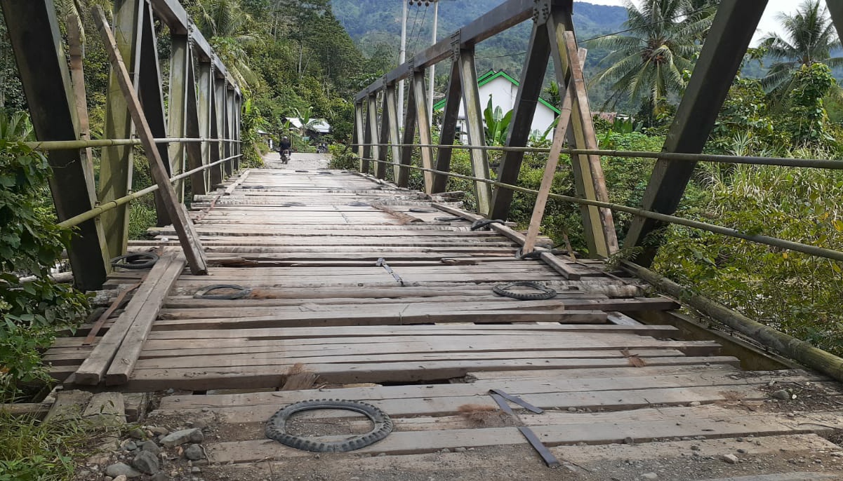 Lapor! Lantai Jembatan Way Semangka Membahayakan Pengendara