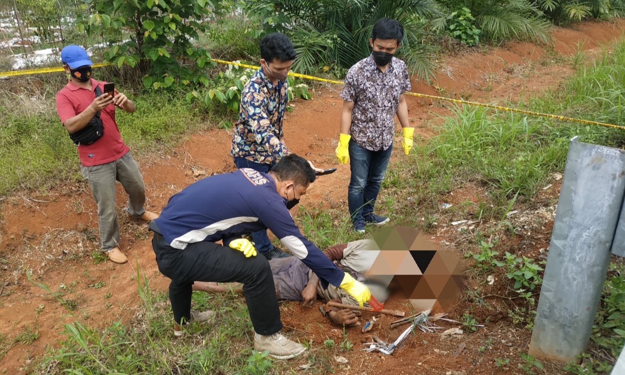 Hendak Panen Cabe, Temukan Mayat di Pinggir Jalan