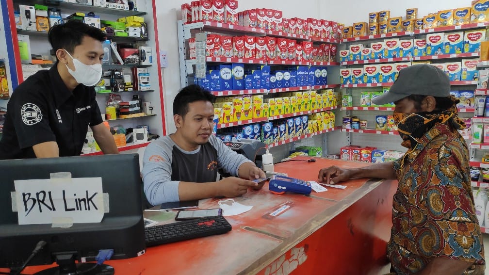 Bermula dari Gerai Pulsa, Agen BRILink Ini Raup Cuan hingga Punya Minimarket