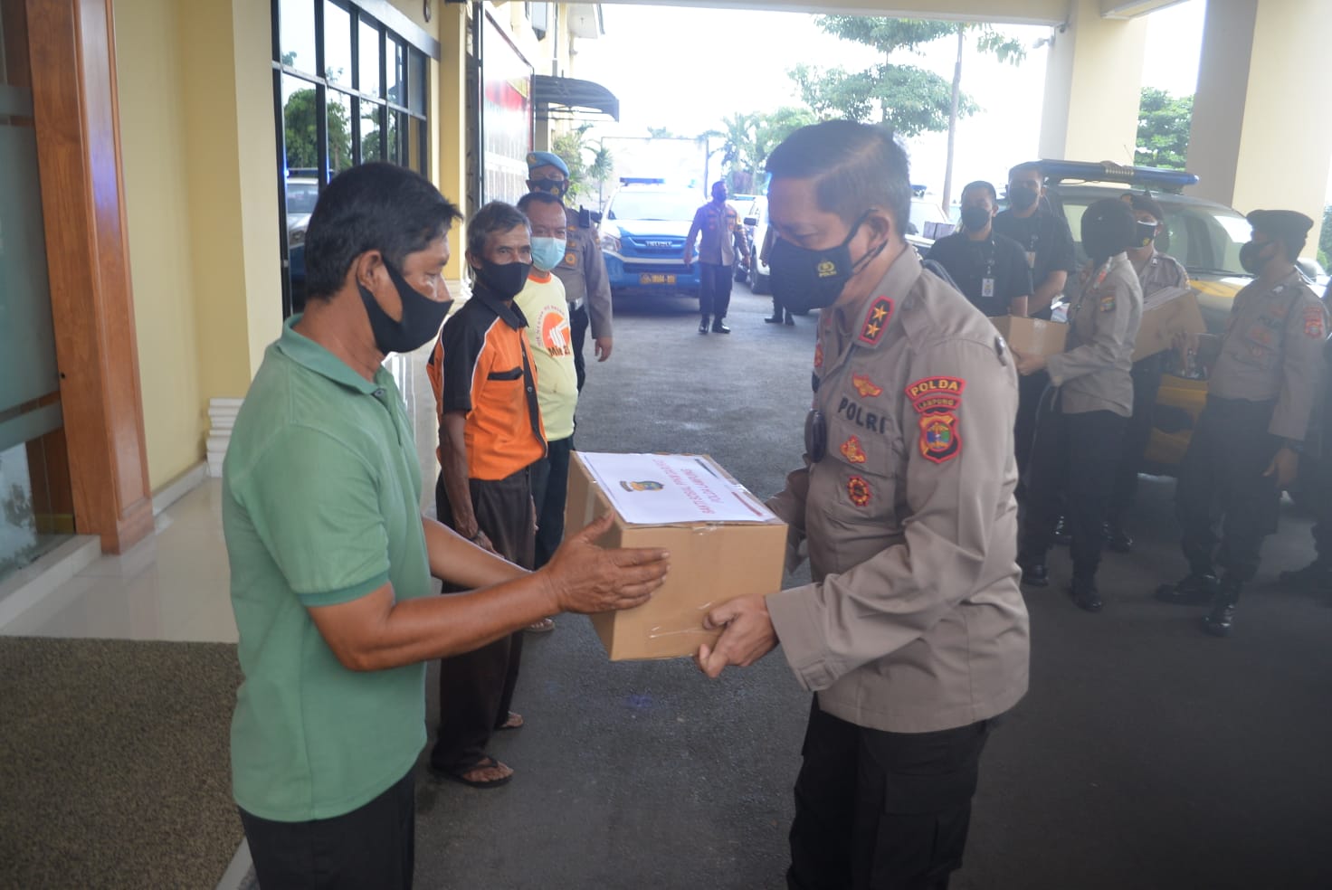 Tahap Pertama, Polda Lampung Salurkan 3721 Sembako di Masa PPKM Darurat
