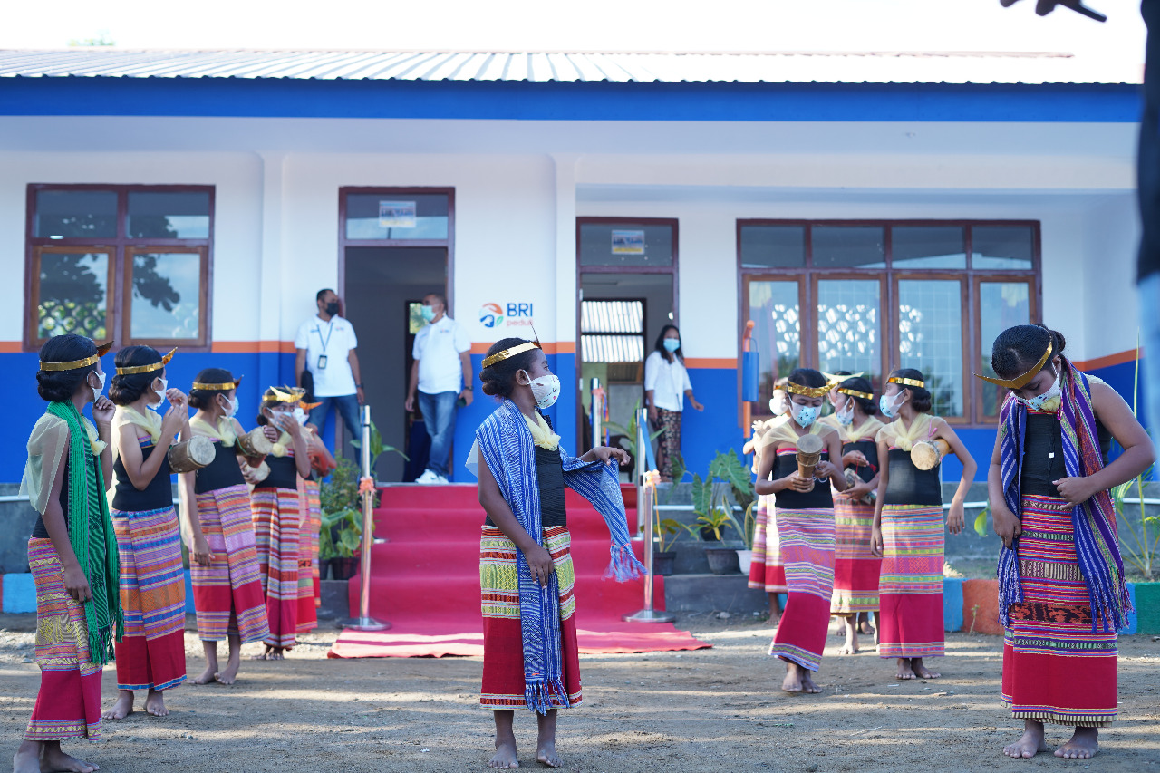 Peringati Hari Anak Nasional, BRI Renovasi Sekolah di Wilayah Tapal Batas Indonesia