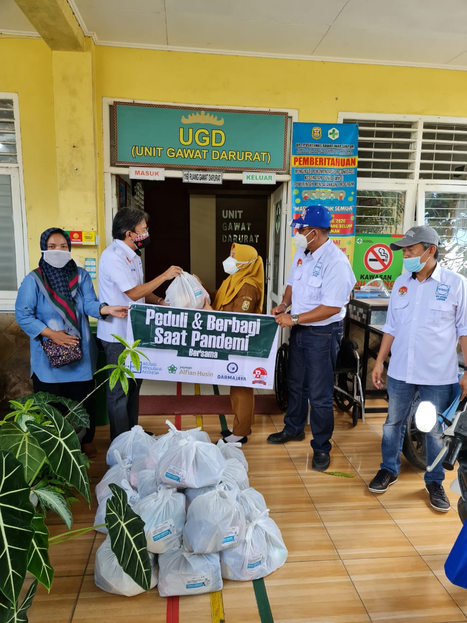 Apindo Lampung, PBL Hingga Donatur Bagikan Paket Sembako