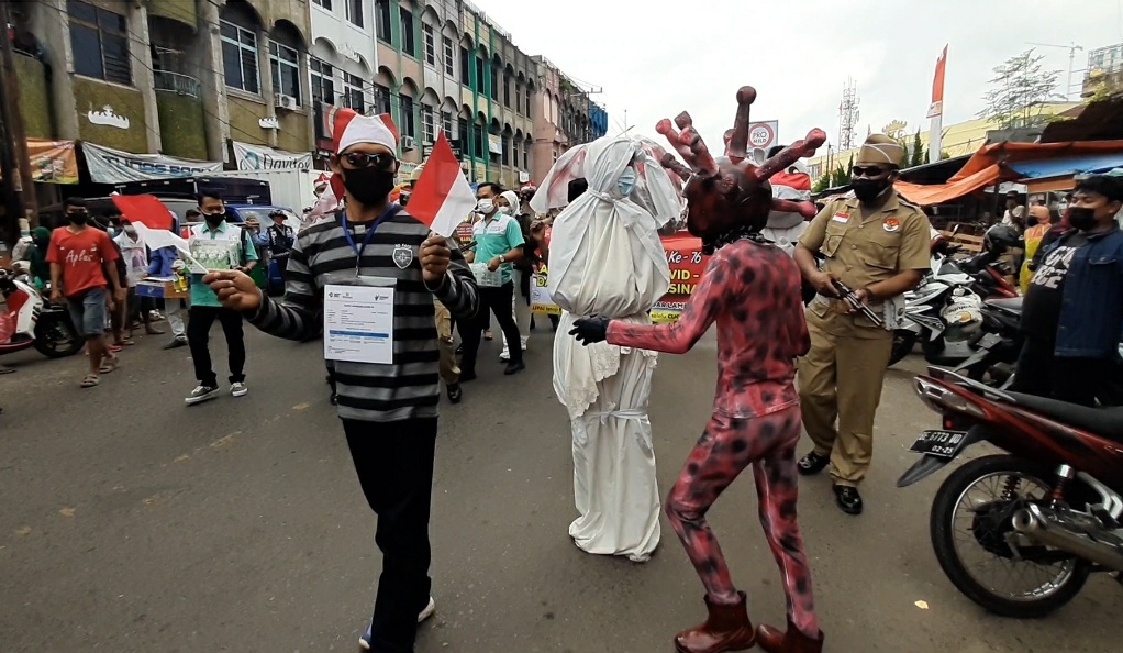 Satlantas Berikan Sosialisasi Prokes dengan Cara Unik