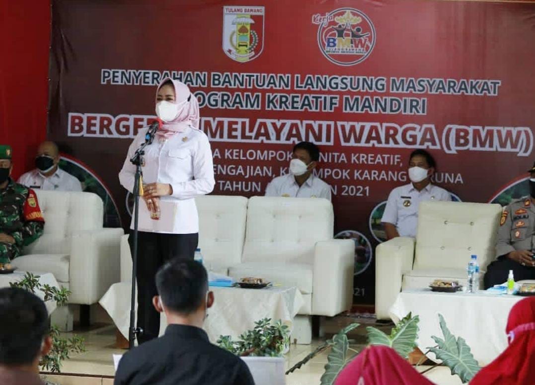 Serahkan BLM Kreatif Mandiri, Winarti: Teruslah Berinovasi Agar Perekonomian Selalu Berputar dan Membaik