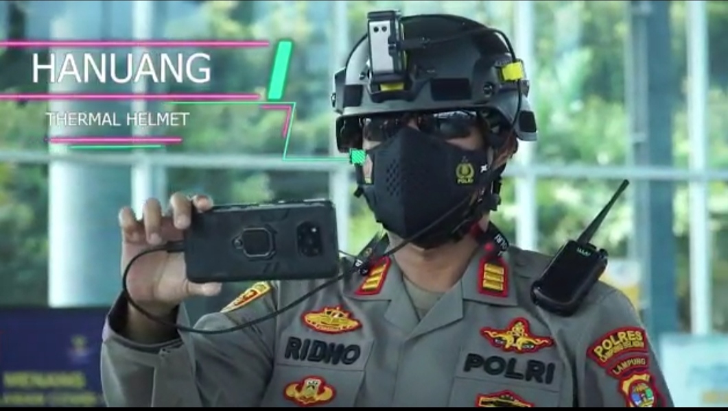 Polres Lamsel Gunakan Helm Hanuang untuk Deteksi Penumpang di Pelabuhan Bakauheni