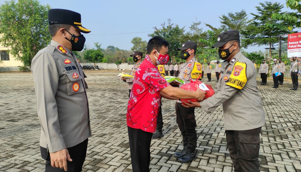 PSMTI Pesawaran Salurkan Bansos untuk Warga Terdampak Pandemi