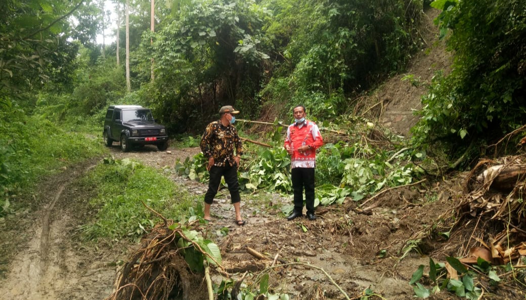 Jalinbar Gigi Hiu Longsor, Kendaraan Belum Bisa Melintas