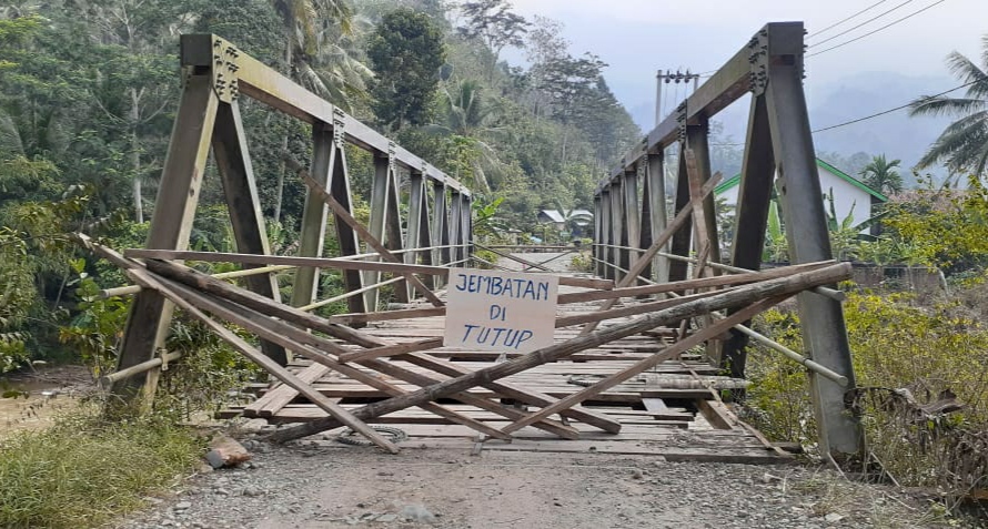 Tambah Rusak, Jembatan Way Semangka Ditutup