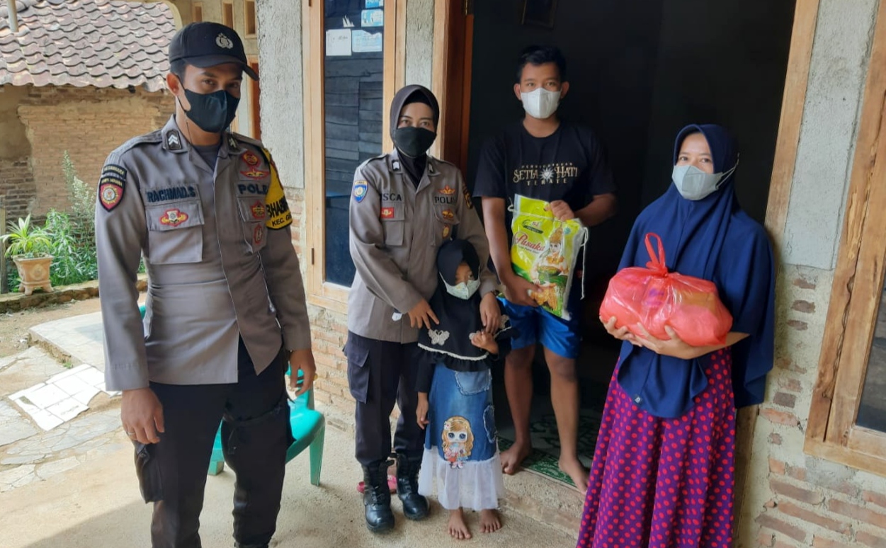 Polres Salurkan Bansos untuk Anak Yatim Piatu Akibat Covid-19