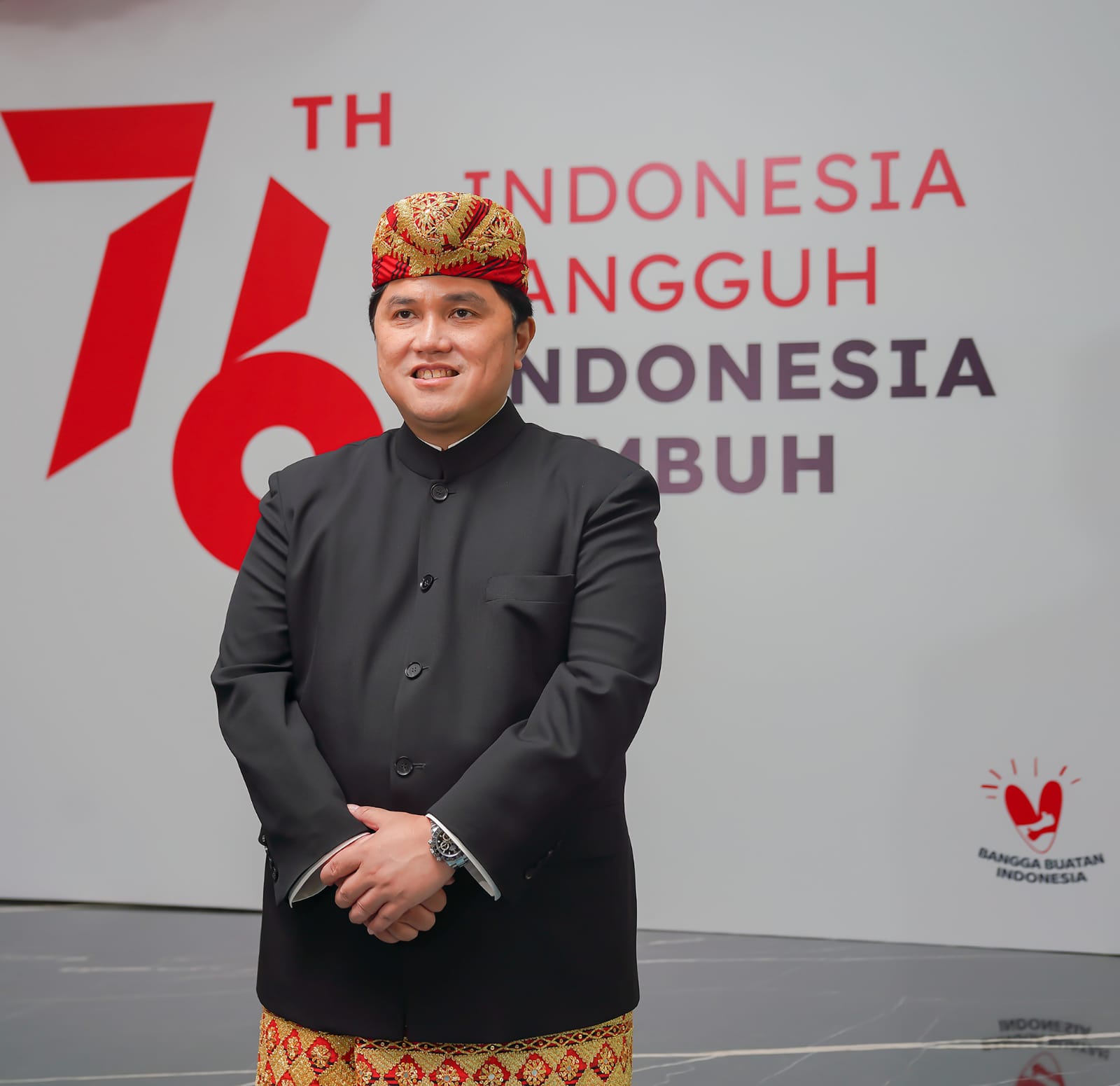 Selain Presiden, Menteri BUMN RI juga Berbusana Adat Lampung