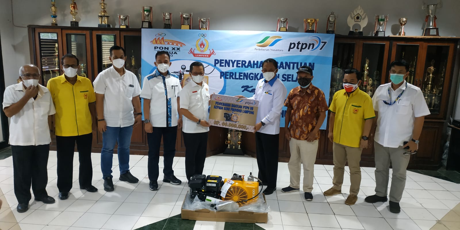 PTPN VII Serahkan Bantuan Kompresor Selam ke KONI Lampung