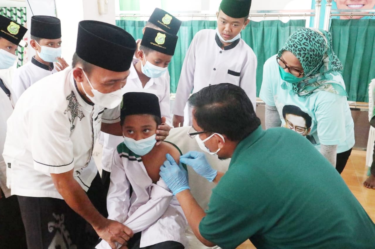 Sasar Pondok Pesantren, DPW PKB Lampung Gelar Vaksinasi Covid 19