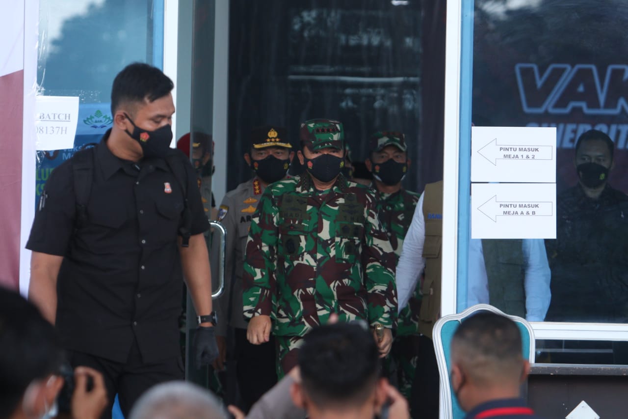 Panglima TNI Tinjau Vaksinasi Covid-19 di UIN Raden Intan Lampung