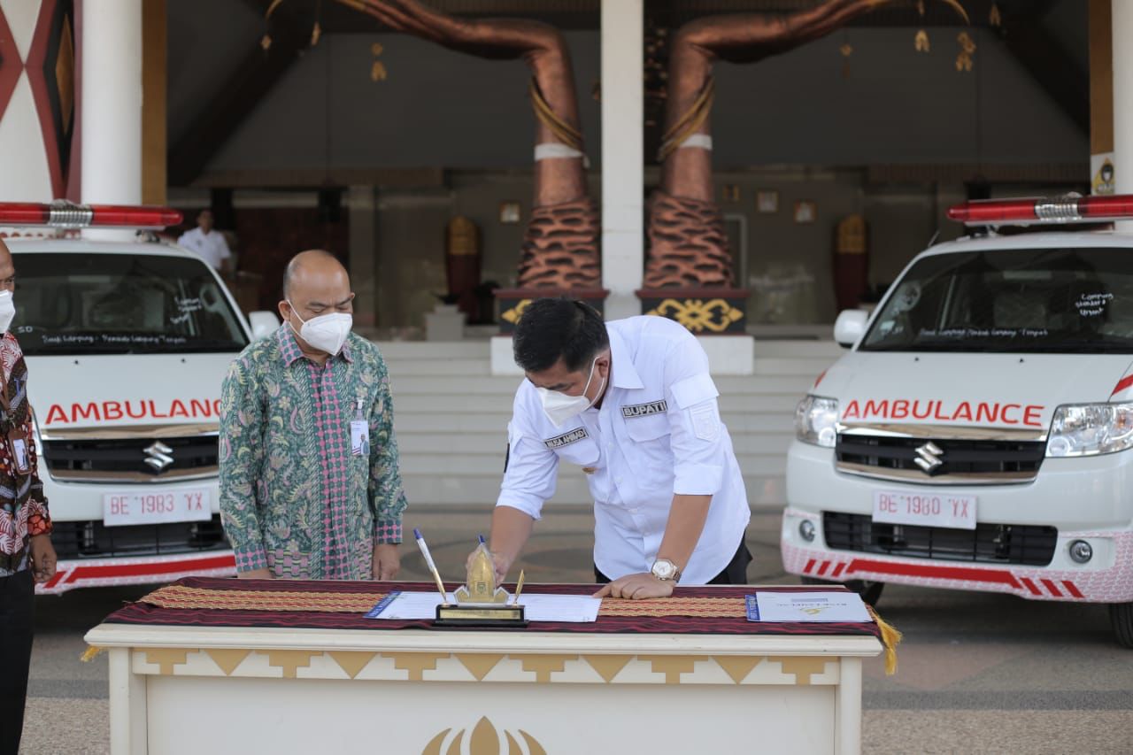 CSR Bank Lampung, Dua Unit Ambulans Diserahkan ke Pemkab Lamteng