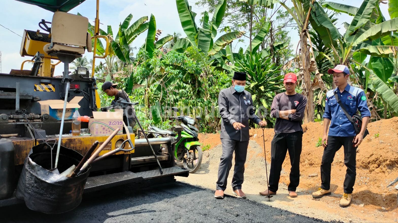 Anggota DPRD Monitoring Hasil Pembangunan Jalan di Pulaupanggung