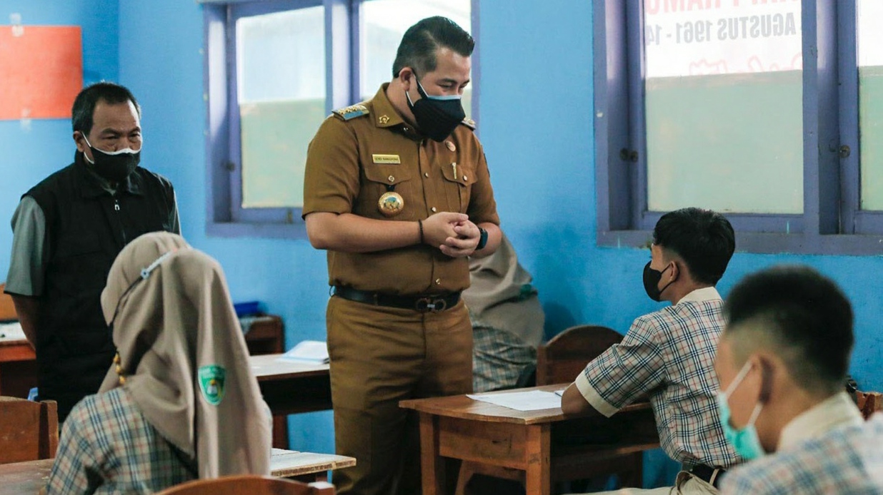 Tinjau PTM Terbatas, Dendi Minta Ada Petugas Khusus Pantau Prokes