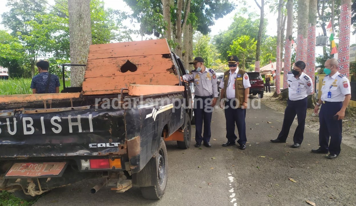 Puluhan Gapoktan Urus Pajak dan KIR Kendaraan Pinjaman Pemkab